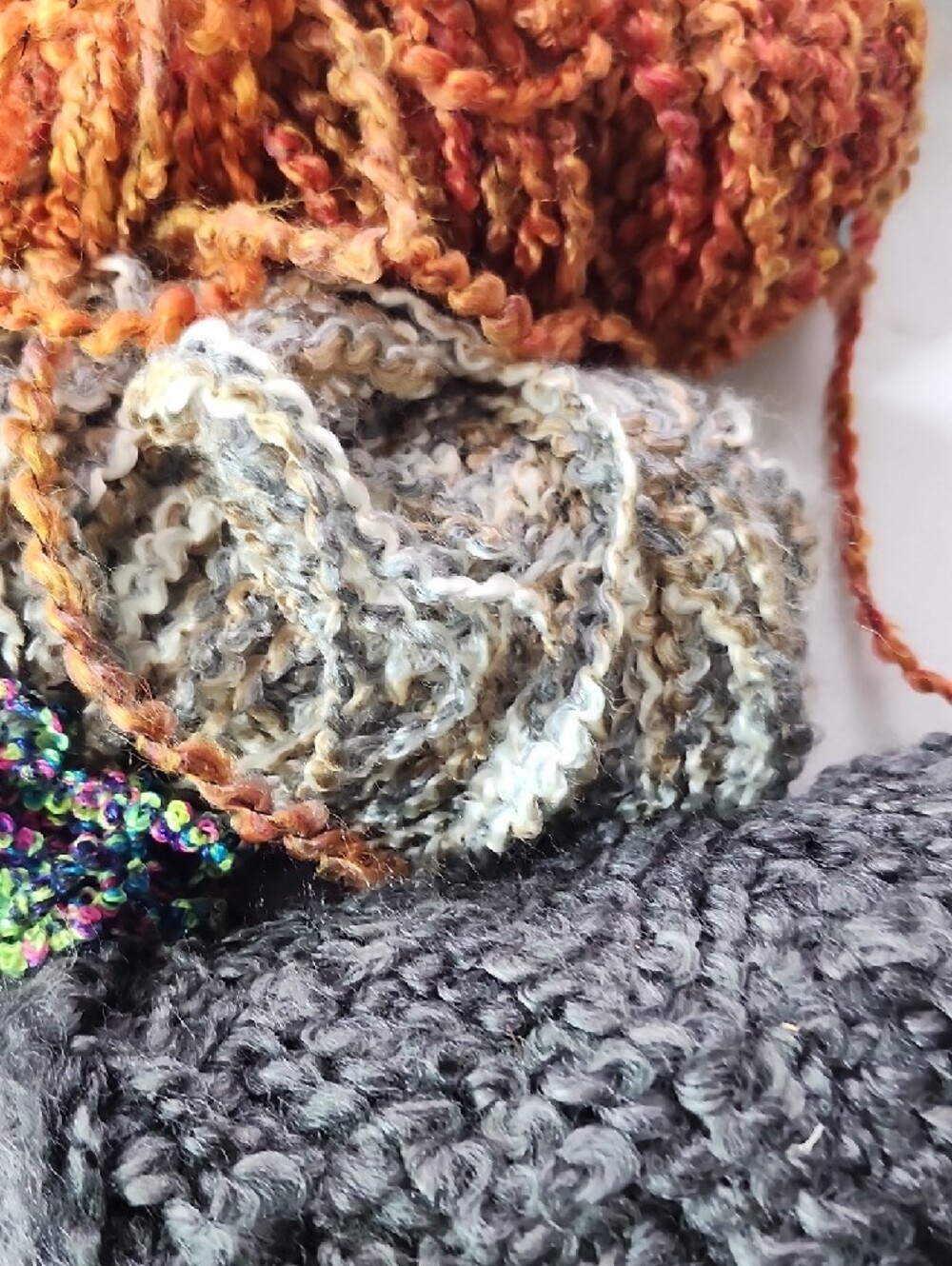 Wavey Crinkle Yarn - Picture 4 of 5
